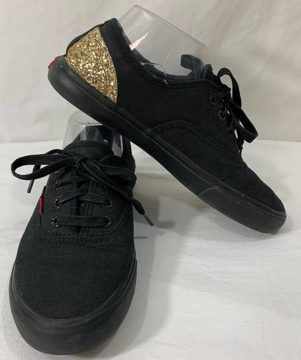 Levis Black Canvas Low -Top Sneakers 